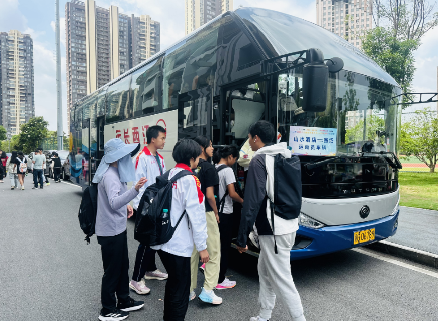 九江长运：圆满完成省第十九届百县青少年田径运动会运输任务