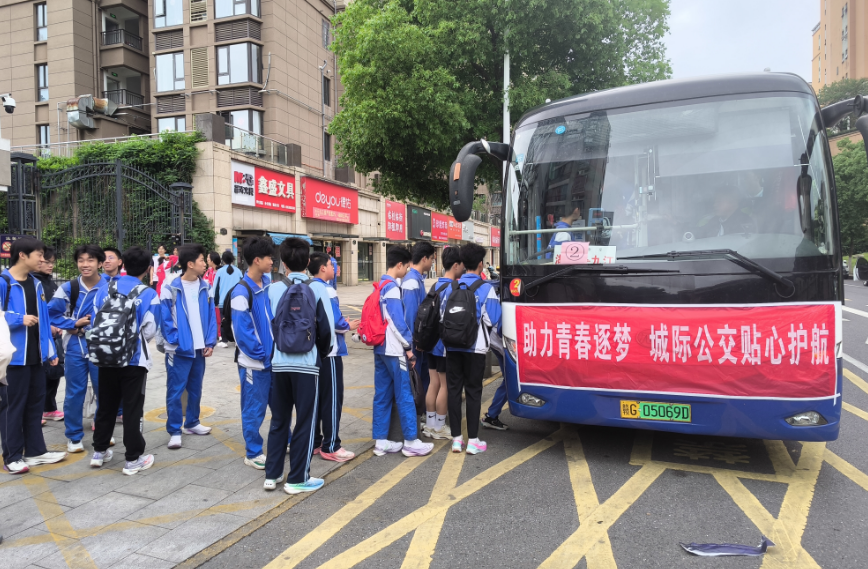 湖口公司全力保障九江市第十一中學體考運輸任務