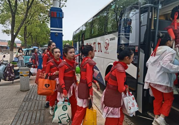 九江長(zhǎng)運(yùn)：完成共青城市第十屆少兒藝術(shù)節(jié)運(yùn)輸任務(wù)