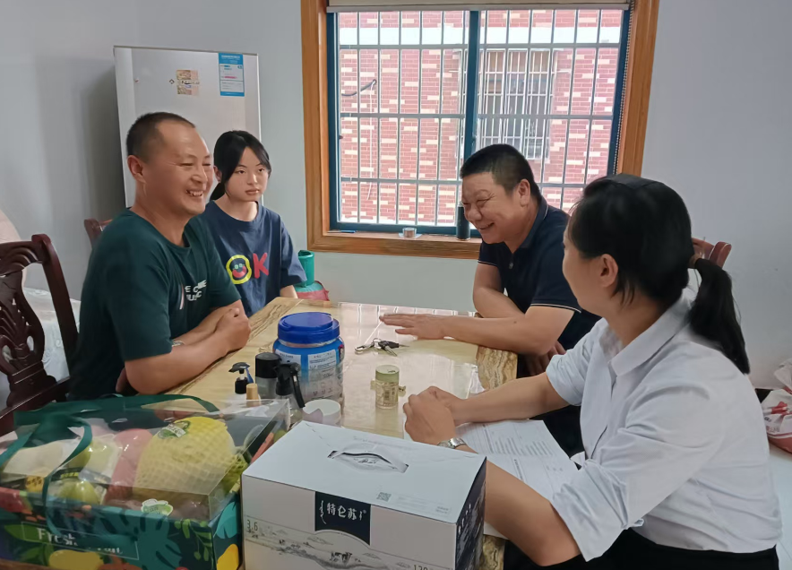 上饒汽運(yùn) 上饒汽運(yùn)德興鎮(zhèn)村公交開展駕駛員家訪