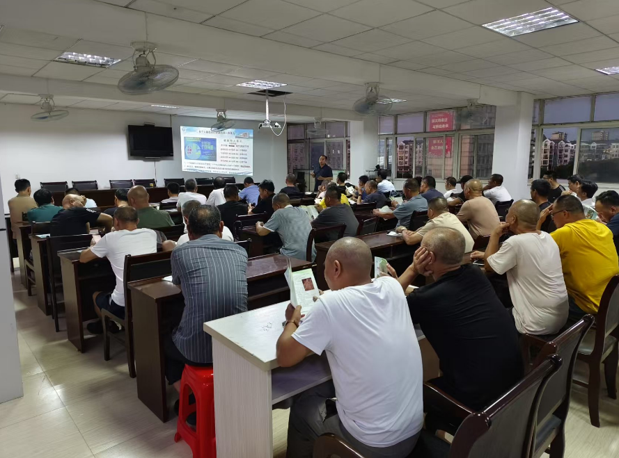撫州長(zhǎng)運(yùn) 黎川分公司開(kāi)展駕駛員心理健康疏導(dǎo)培訓(xùn)