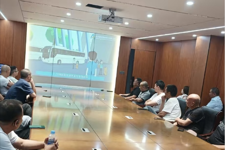 鄱陽長運：開展駕駛員安全警示教育培訓