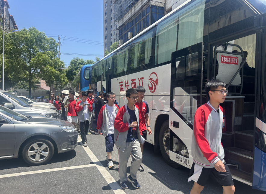 都市城際公交：全力保障南昌實(shí)驗(yàn)中學(xué)研學(xué)活動(dòng)