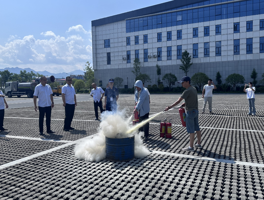 萍鄉(xiāng)長運(yùn)：開展消防演練 筑牢安全防線