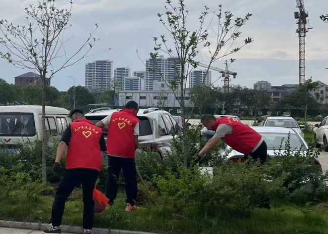 九江長運 開展“美化環(huán)境 黨員先行”志愿服務活動