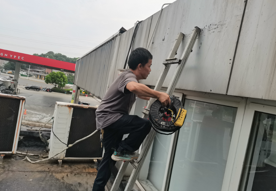 萍鄉(xiāng)長運(yùn) 炎夏“體檢”筑牢用電安全防線