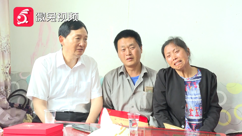 遵义市委政法委副书记余小勇,湄潭县委副书记,县委政法委书记石诗源等