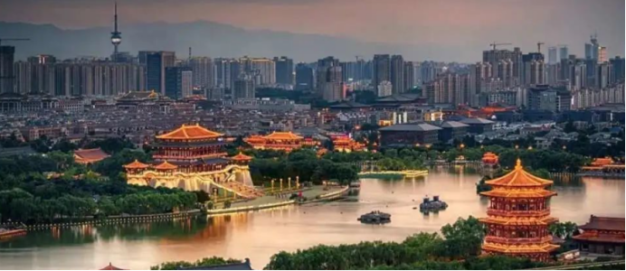 Xi'an Travel ： Foreigner Ill, 88-Year-Old Dad Helped by Locals