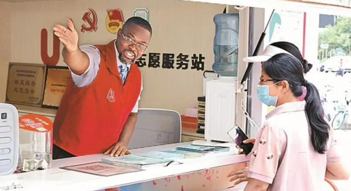 Shenzhen Foreign Volunteer Station Chief Francis Hagan Dies at 51