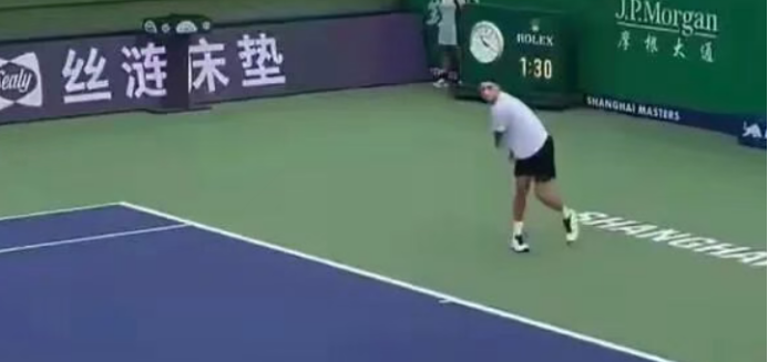 Beijing & Shanghai Tennis ： Medvedev Defaulted, Atmane Throws Racket