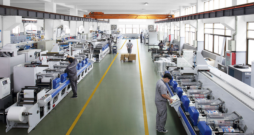 2025趋势谈④ | 无惧“卷”时代，冈峰再攀——专访炜冈科技总经理周翔