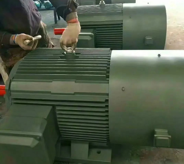 350kW電機運轉無力，查了三天的故障，被一個新電工搞定了！的圖1