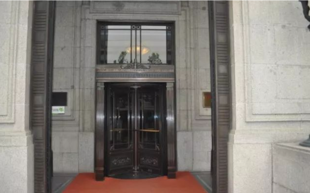 旋转门_旋转门是什么现象_旋转门图片