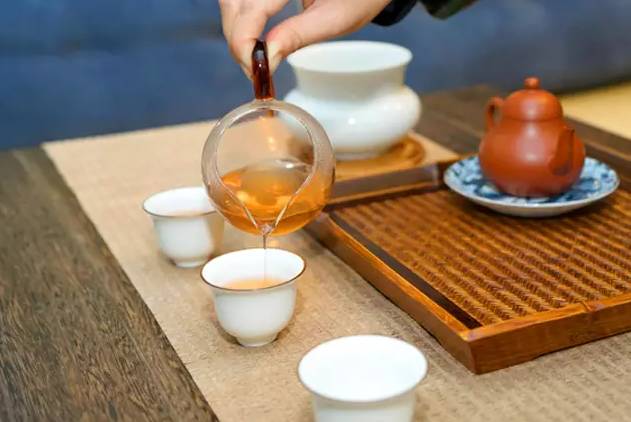 数百年来历史证明，安化黑茶是边区牧民的生命之饮，安化黑茶是这