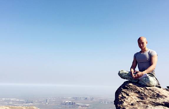 缘起 舞台上的你光芒万丈,让多少人心生向往