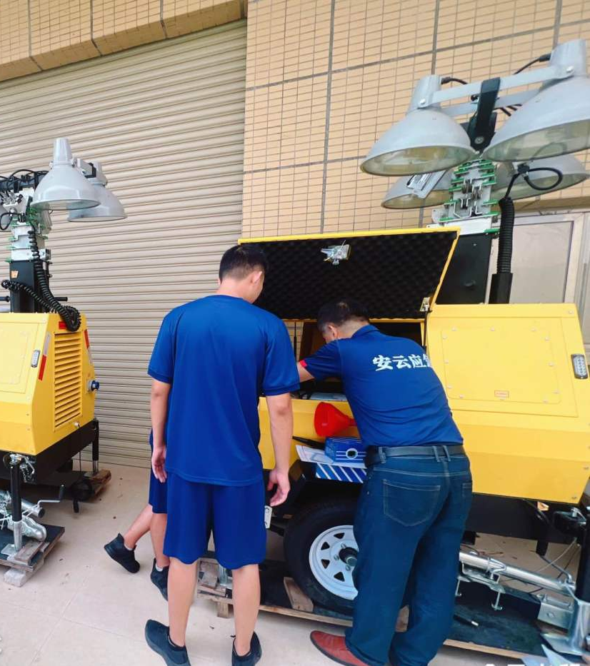 2025年9月18日，惠阳区应急救援大队检查应急装备器材，为防御强台风做好准备。 (2).jpg