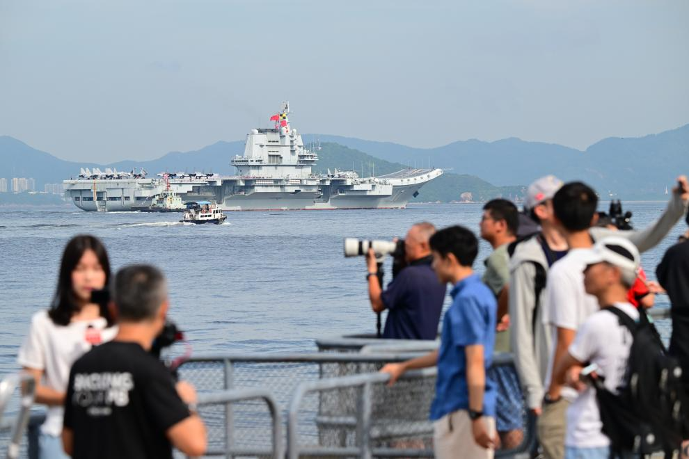 专家称山东舰访港不是亮相是亮剑