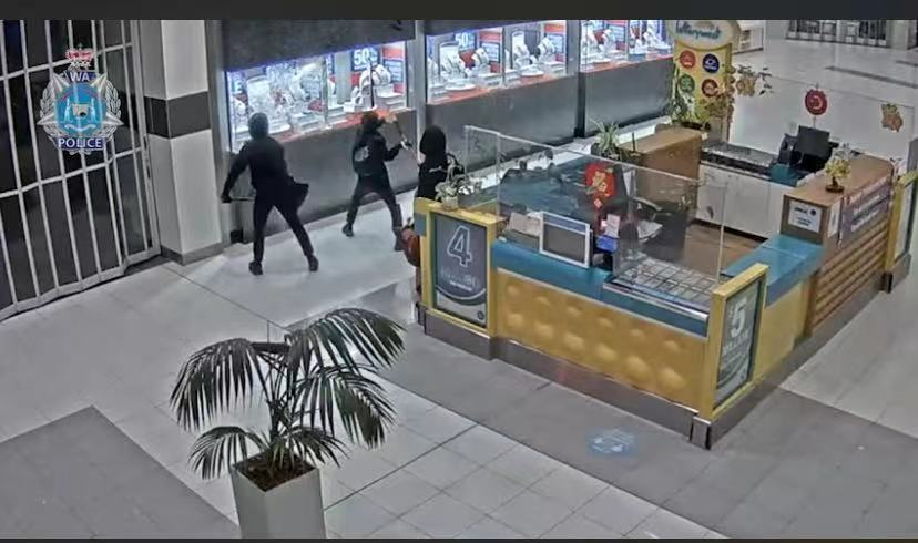 珀斯一家零售店和珠宝店在凌晨遭抢劫，警方正在调查并搜集线索（组图） - 1