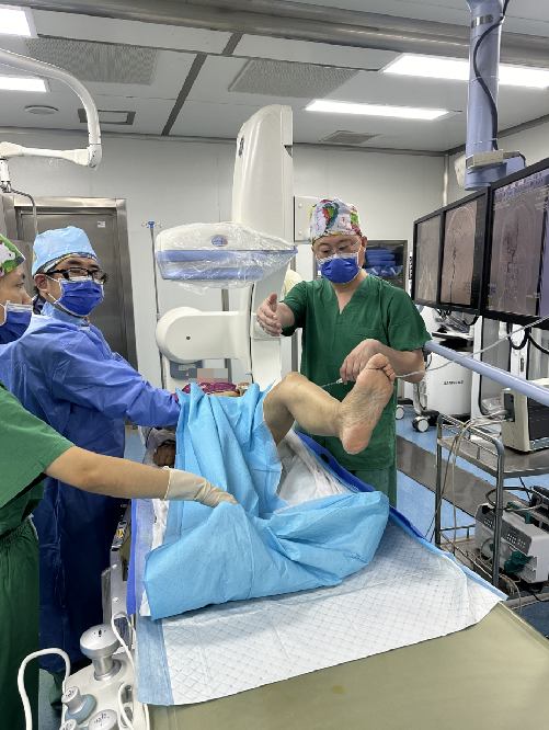 动脉长鞘怎么置入一技之“长”丨经桡及经股困难入路应用赛诺神畅APEX TRA GC™导引导管建立通路病例合集_https://www.jmylbn.com_新闻资讯_第19张