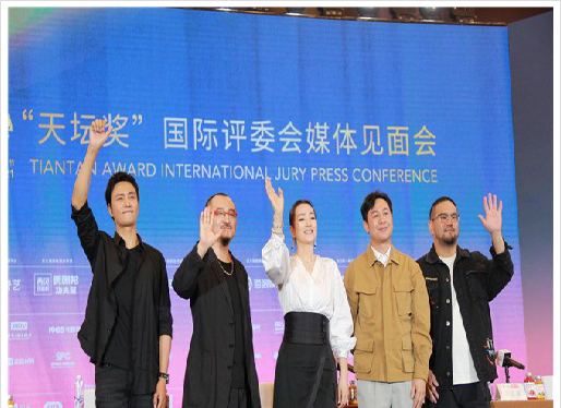 陈坤呼吁给大龄男演员机会 童装上印不当图案 江南布衣被约谈