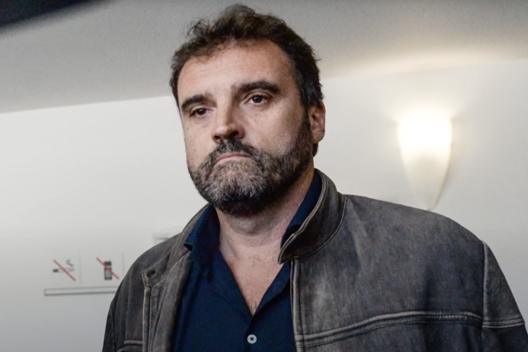 法国一麻醉师为“炫技”投毒 致12死,给患者投毒再抢救，已造成 12 人死亡，医生为何变..