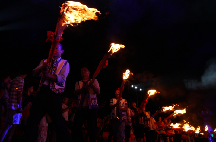 "中国火城·浪漫花都"楚雄2024年彝族火把节—— "趣"大姚嗨翻天
