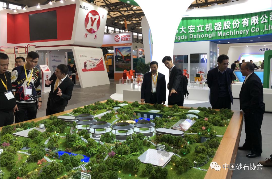 奔走相告（直击凶案现场）直击证人，(图17)