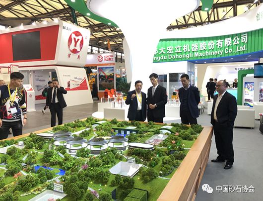 奔走相告（直击凶案现场）直击证人，(图19)