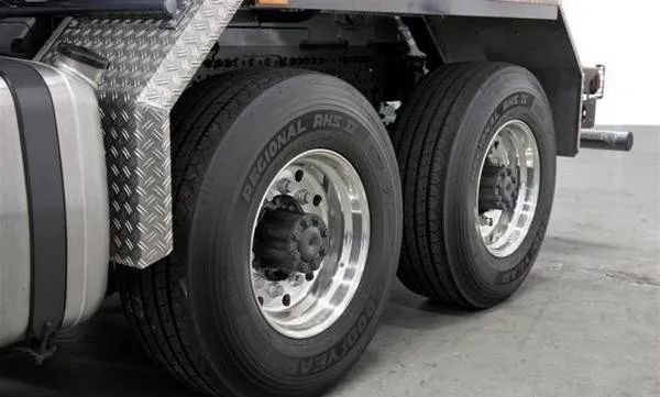 【6/3更新】卡车轮胎能承受多大的载重，为什么卡车能把桥压翻，却压不爆胎？的图3