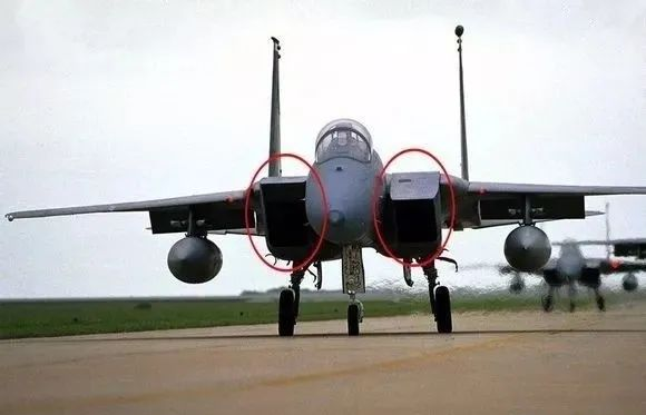 【6/2關注】F15戰斗機進氣口可上下調整，怎么做到的？的圖4