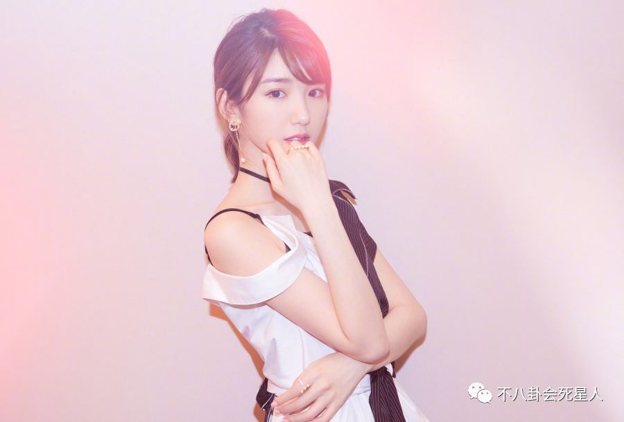 毛晓彤从被同情到被骂有心机，全因她对吴昕做错了这件事！