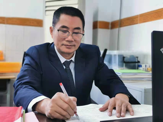 罗攀.jpg