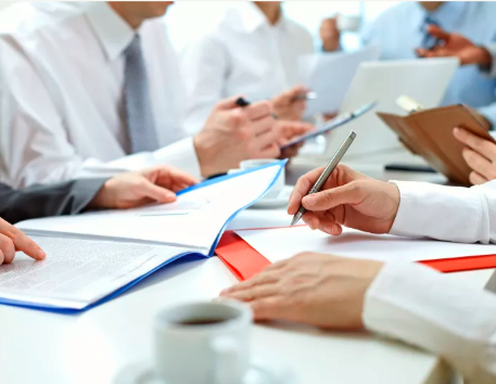 毕业必须签约工作？高校硬性要求徒增“毕业之殇”