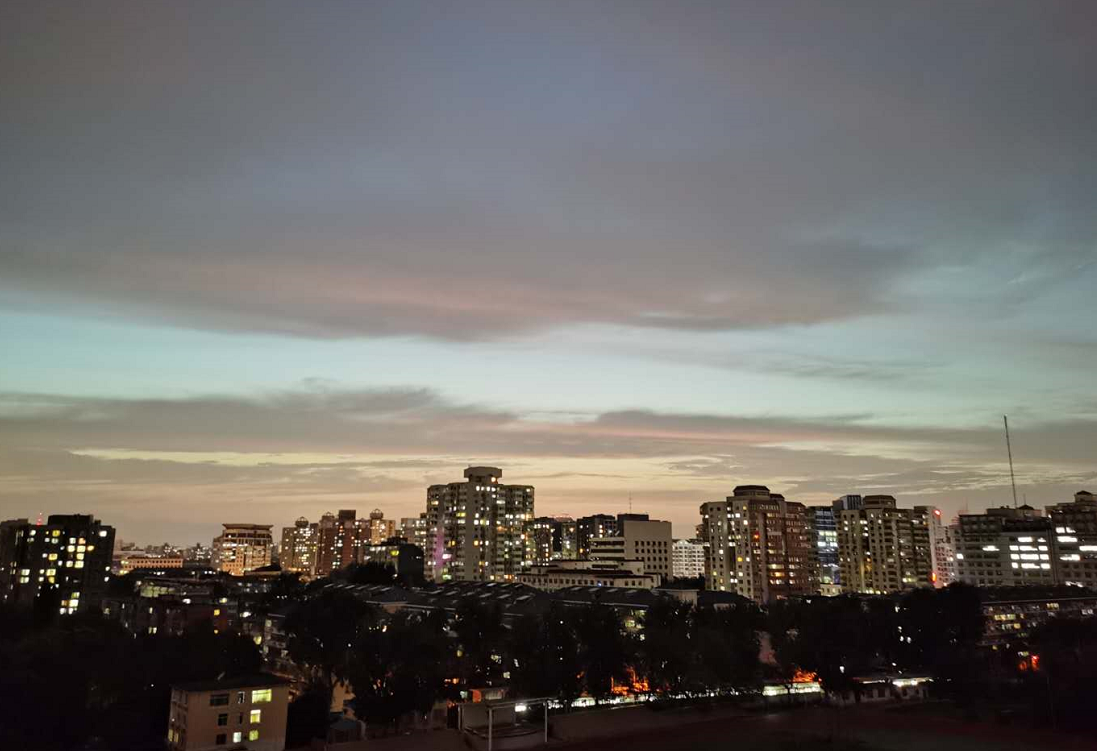 带伞！明天北京白天有降雨，夜间有中到大雨，阵风达7级左右