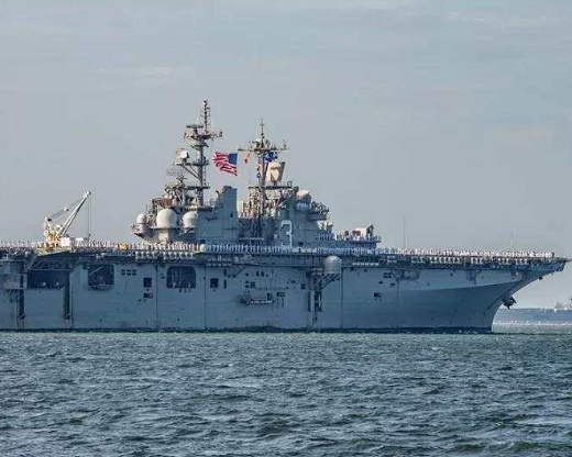 美军又一艘两栖攻击舰发生起火事故