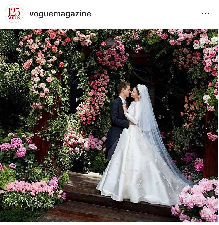 拾雪集 七夕际 安以轩婚后首谈爱情 她的幸福任意门原来有玄机 Vogue中国微信公众号文章