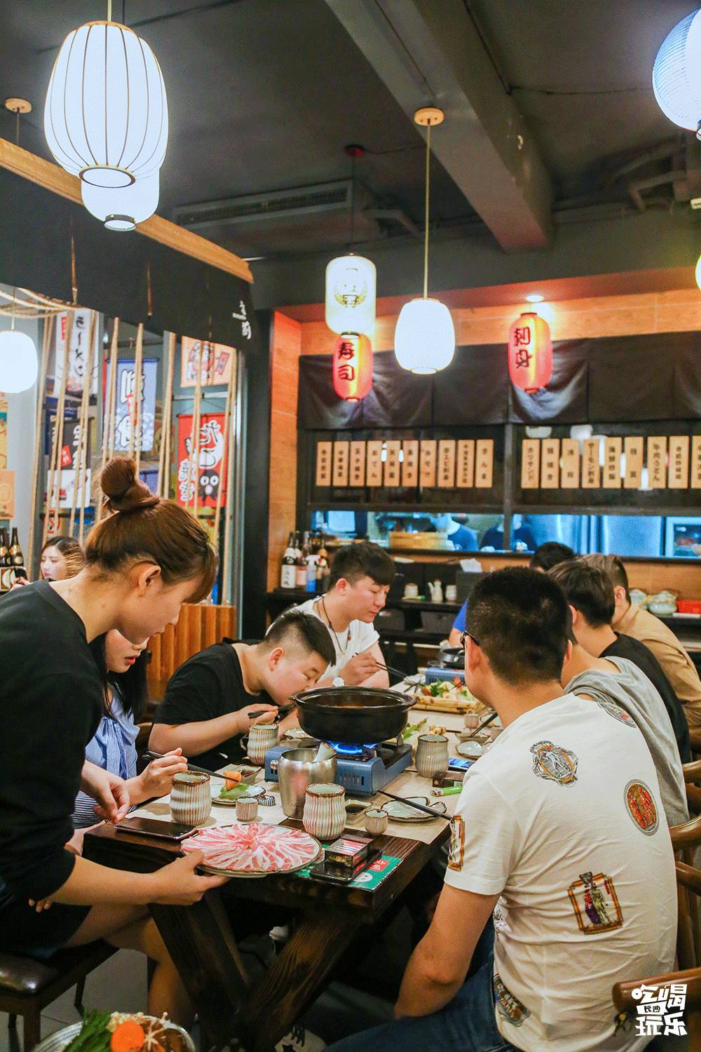成都辣味美食交流组,老街里的"深夜食堂",抚慰每一位都市夜归人的身心