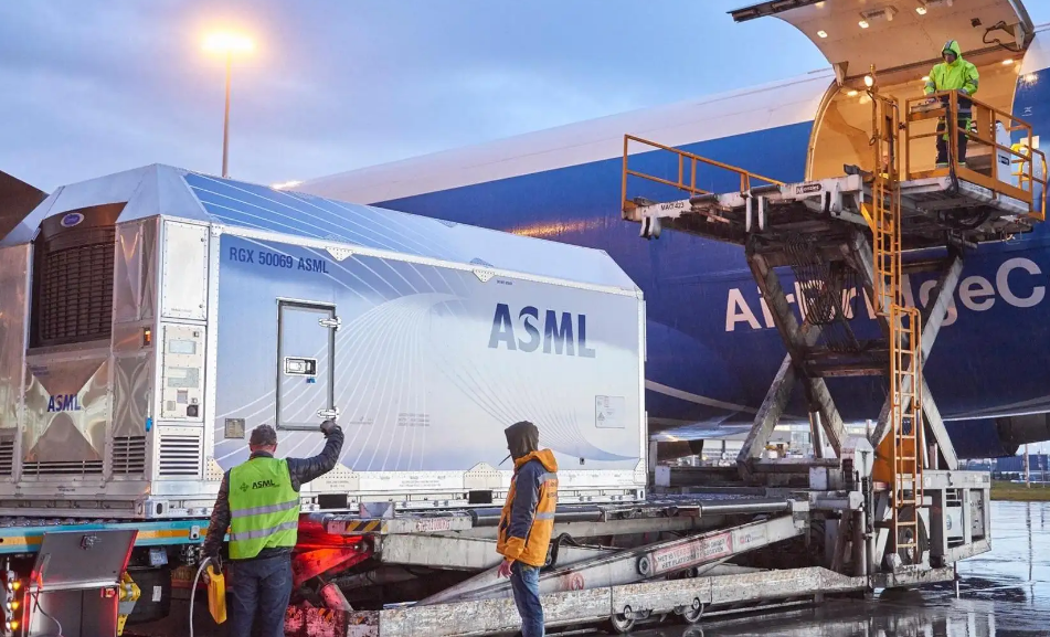 抛光机设备搬运移入移出捆包卸车-研磨机设备装卸搬运移入移出捆包