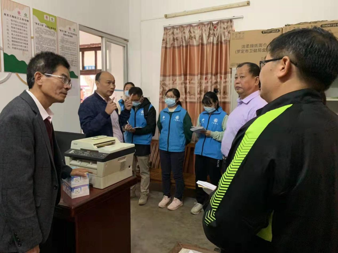 调研组先后到罗定市素龙街道社工服务站,大榄村社工服务点,沙豪岗村