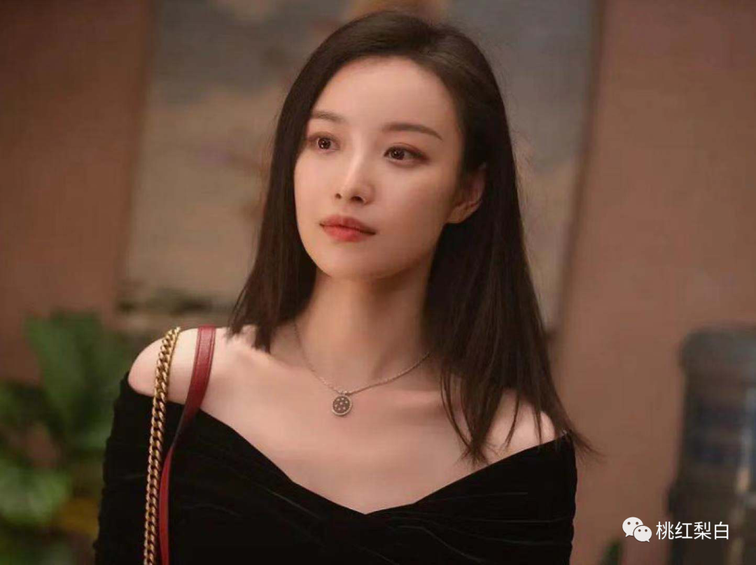 资源开挂的00后谋女郎,能接稳前任的班吗_