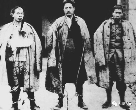王耀武挖出寻淮洲遗体拍照向老蒋邀功粟裕多年后活捉仇人
