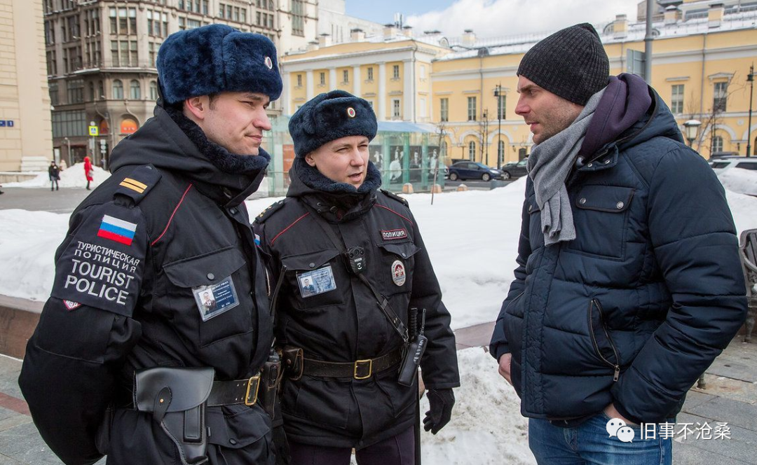 美国人平均工资多少钱一个月_mc吴迪女友钱月照片