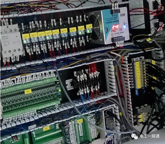 控制回路中，plc自带的24v电源大多不会用，为什么？的图1