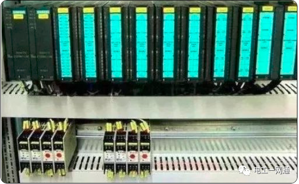 一文搞懂PLC接線方法和原理，這個要收藏了，電氣老師傅都收藏了！的圖1