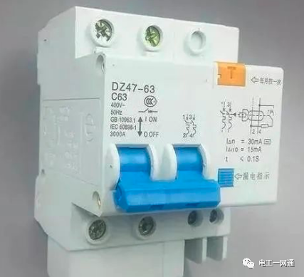 家里開關選“漏電”還是“空氣”？聽30年電工說完，竟嚇了一跳的圖4