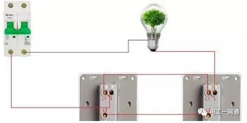 史上最全的一灯单控、双控、三控、四控的实物接线图解，90%的电工人都收藏了！的图2