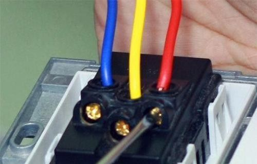 家庭照明线路总是出故障？手把手教你检修，别再白白花钱请电工了的图4