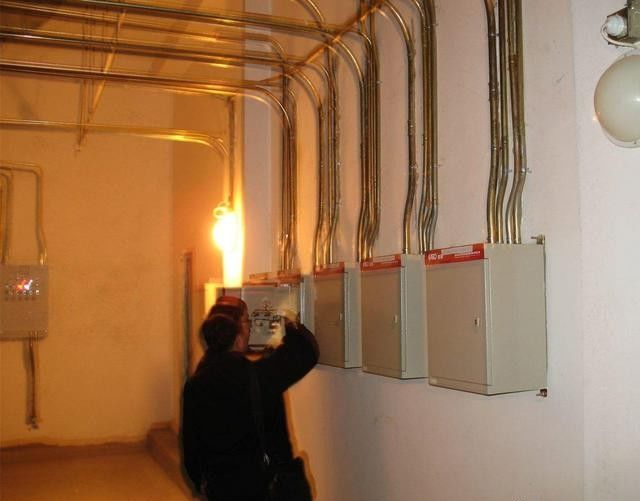 家庭照明线路总是出故障？手把手教你检修，别再白白花钱请电工了的图2