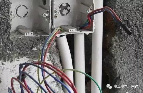 教你电线如何穿管！ 电线穿管技术交底的图4
