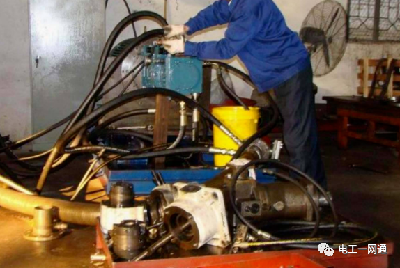 10 句液压故障维修口诀，掌握一半你就是电工老师傅了！的图1